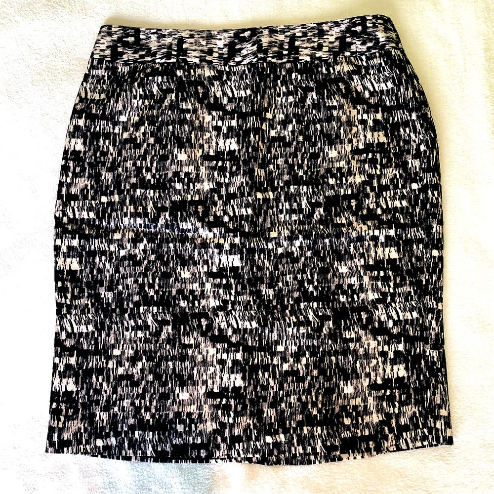 Banana Republic black & white pencil skirt size 10